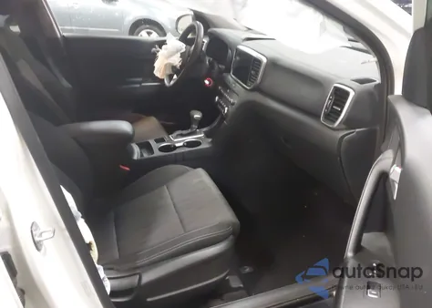 2020 Kia Sportage Lx z USA, uszkodzony, nr VIN KNDPMCAC4L7810286